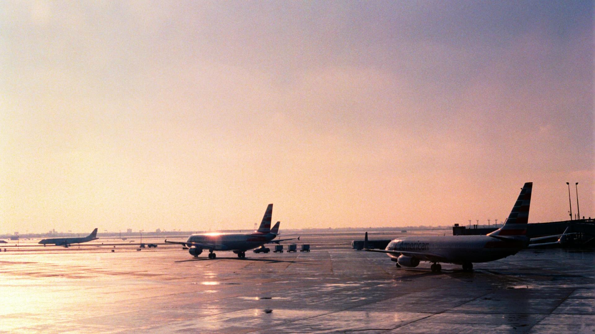 planes at airport